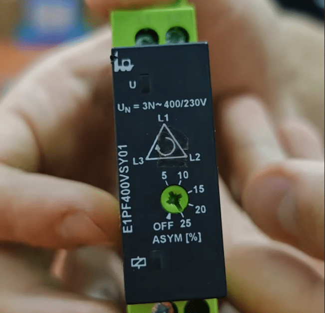 3 fazalı nəzarət relesinin içində nə&nbsp;var?