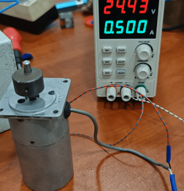 DC mühərrikin irəli-geri hərəkət&nbsp;etdirilməsi